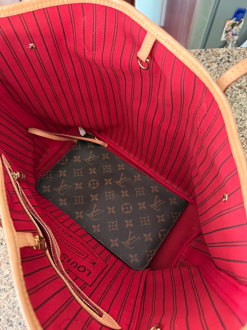 Louis Vuitton NEVERFULL Tote with Tan Trim and Red Interior MINI CLUTCH INCLUDED - Picture 2 of 3